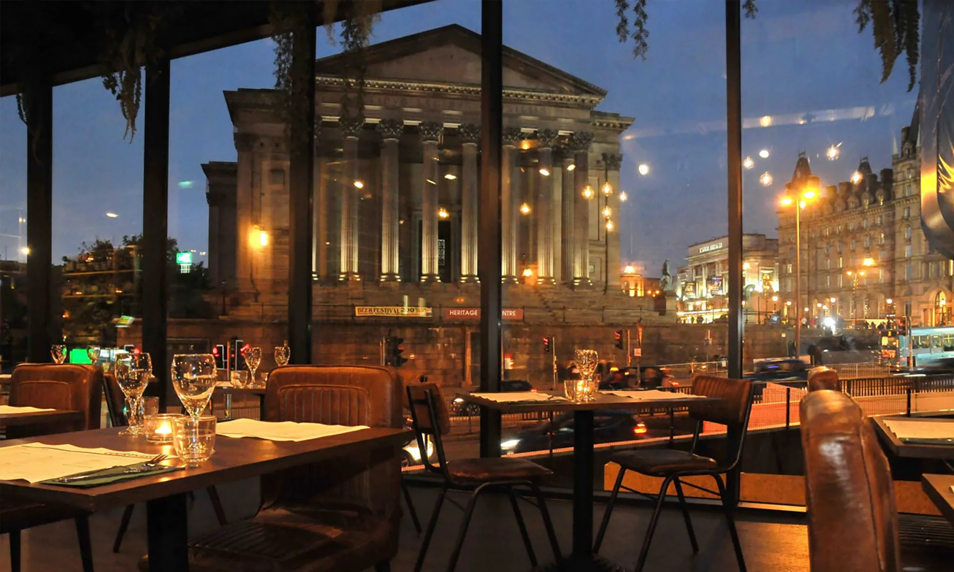 courtyard bar and kitchen