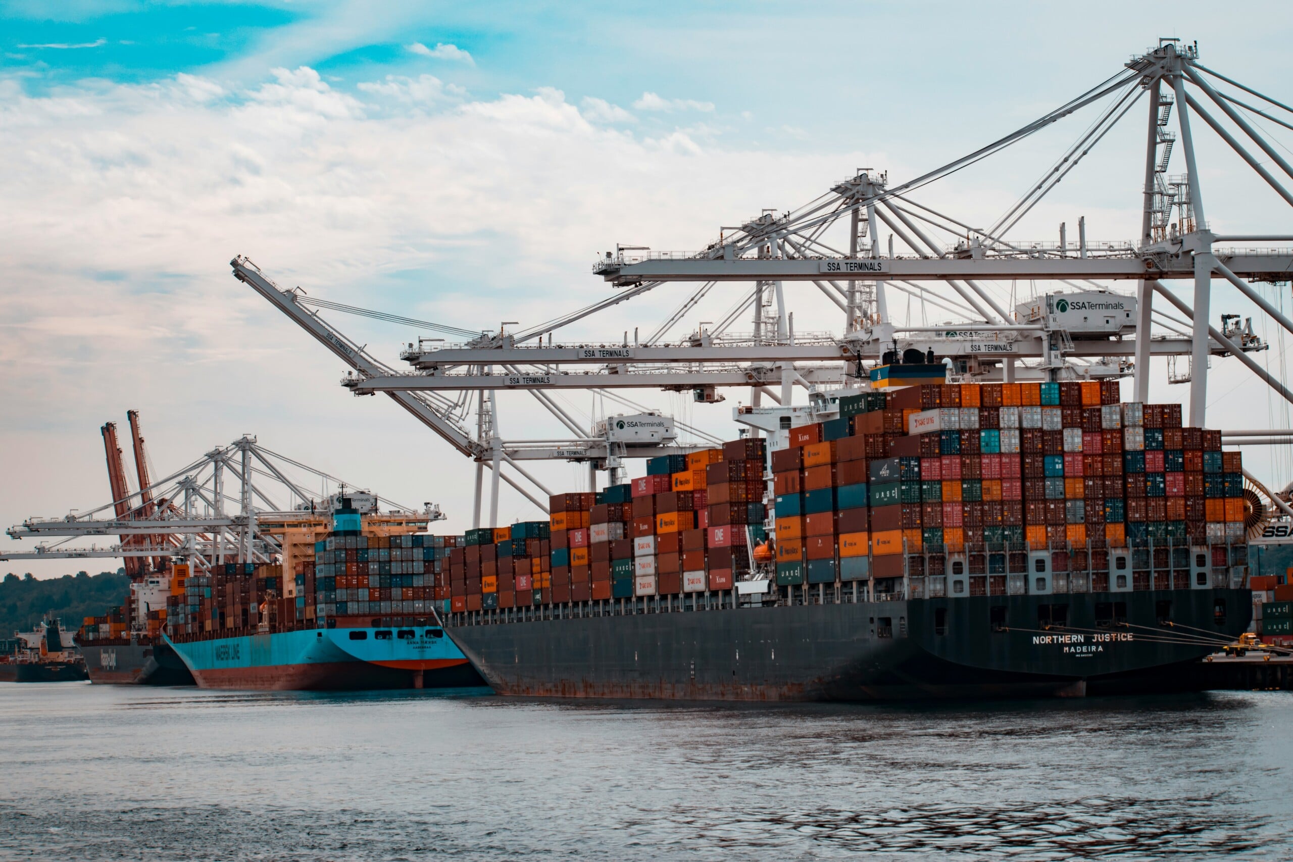 container ships importing plastic packaging